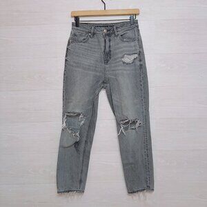 American Eagle Women's Gray Wash Denim High Rise Distressed Mom Jean 2 Short